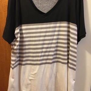 Lularoe iris size xl